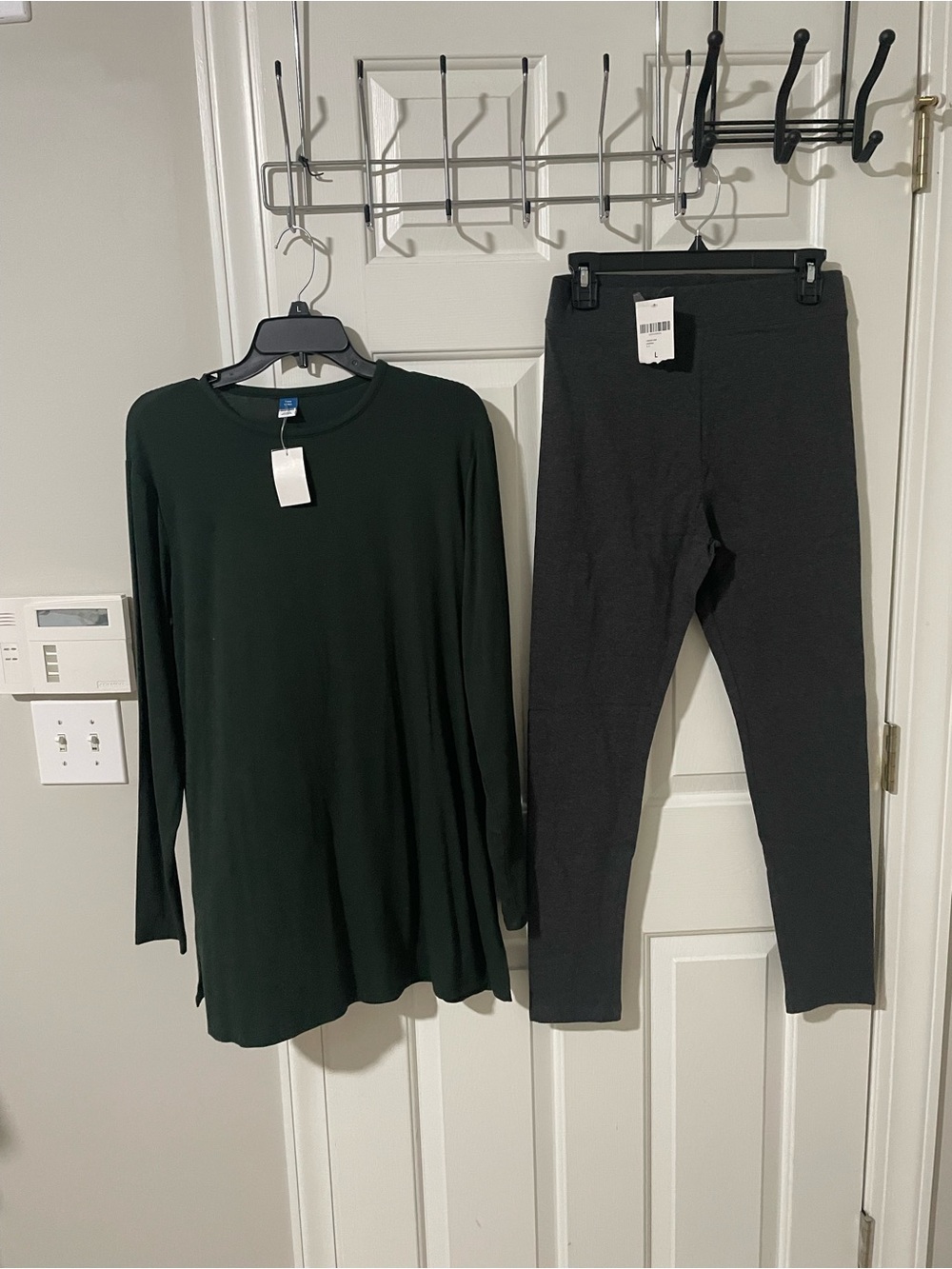 Dark Green Long Sleeve Tunic Top luxe with gray lg Leggings nwt set